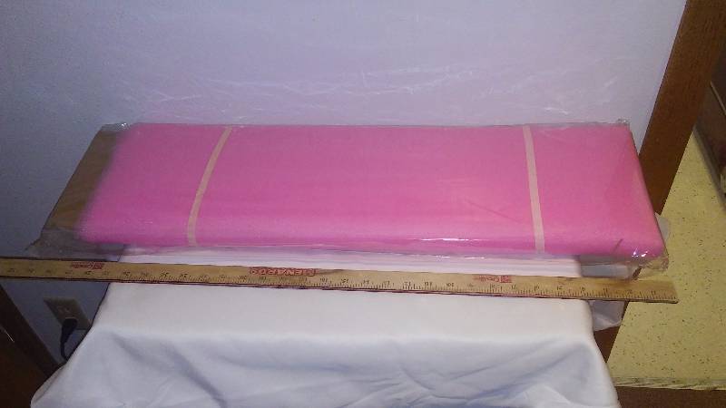 lot 9 image: Tulle, 54 inches x 40 yds., Pink