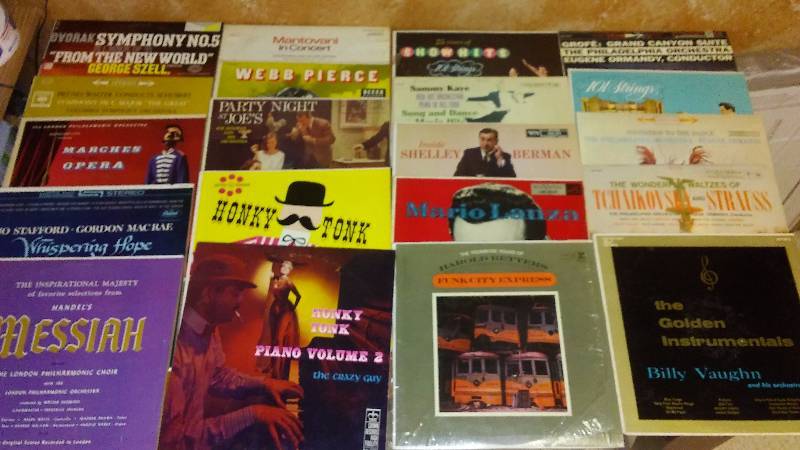 lot 200 image: Vintage Orchestra, Honky Tonk and March Albums (20)