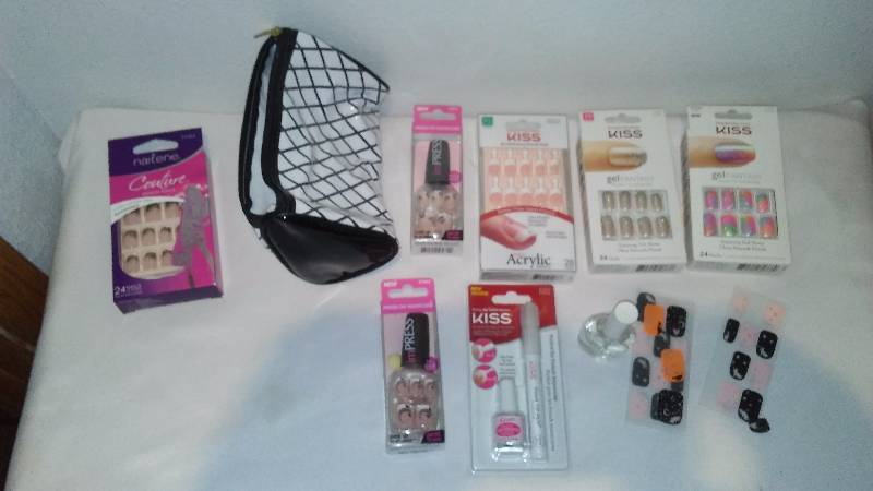lot 214 image: Fashion Nail Collection