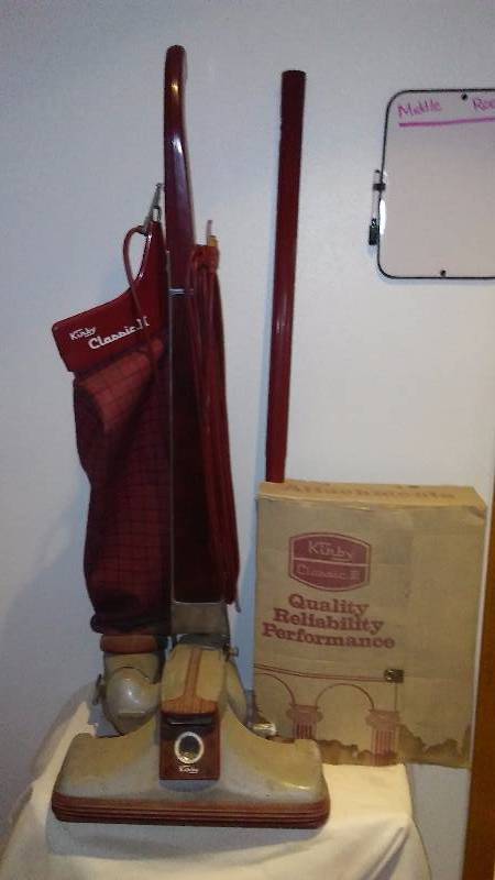 lot 215 image: Vintage Kirby Classic III  works, needs new belt, accessories included