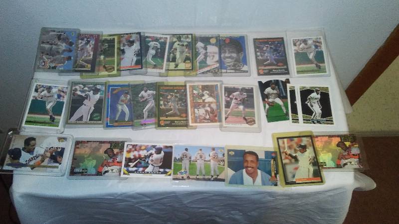 lot 250 image: Baseball Cards, Barry Bonds and Frank Thomas