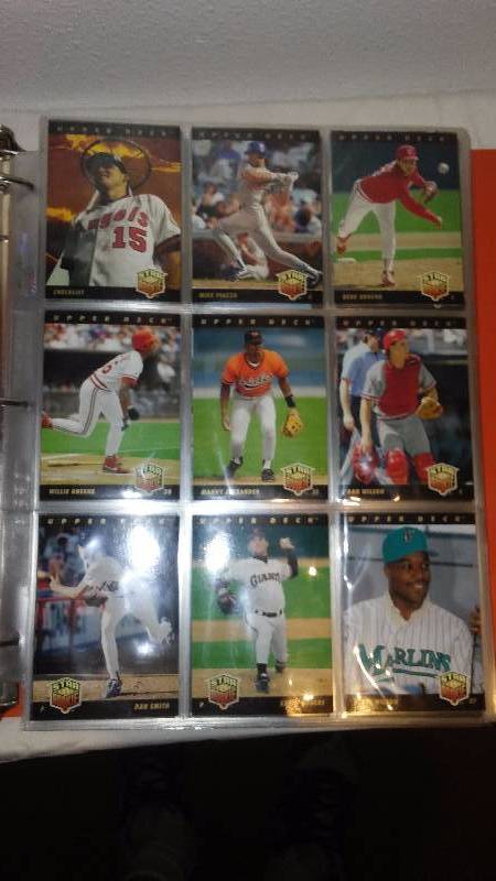 lot 255 image: Upper Deck 1992 Baseball Complete Set 1-420