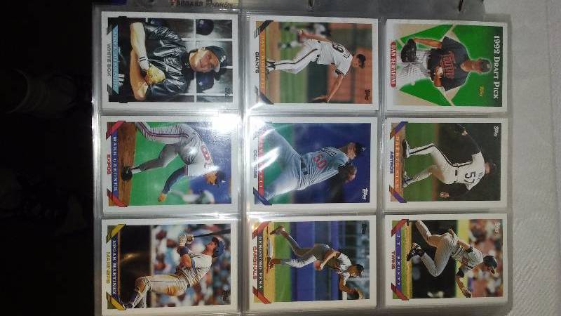 lot 258 image: 1993 Topps 307-824 Complete, Baseball