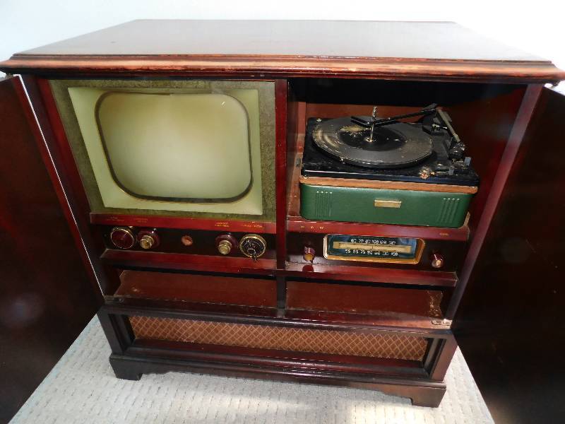 1940 S Philco Console Tv Radio Phonograph Auction 35 K Bid