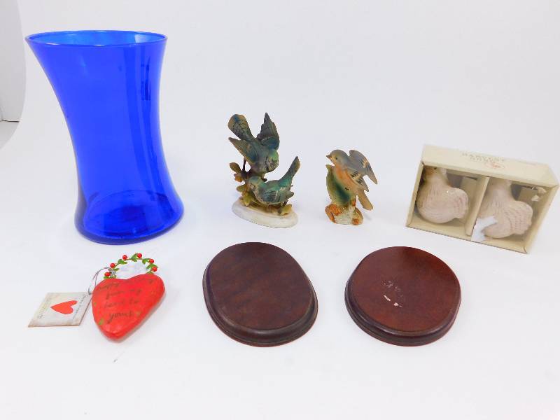 lot 4 image: Lot of Misc. Home Decor Items