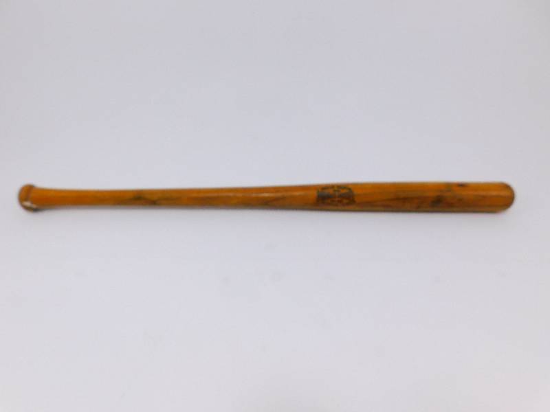lot 5 image: Vintage Bat Midget Model 88