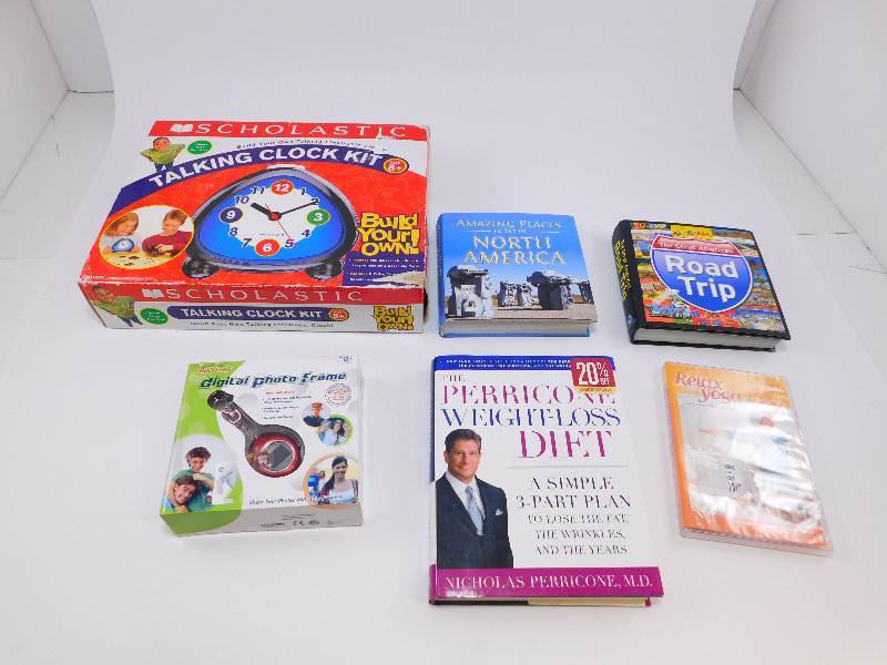 lot 10 image: Lot Of Games and Books