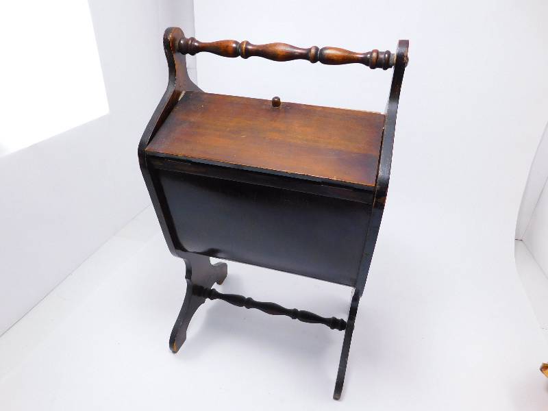 lot 15 image: Vintage Wood Sewing Chest Stand