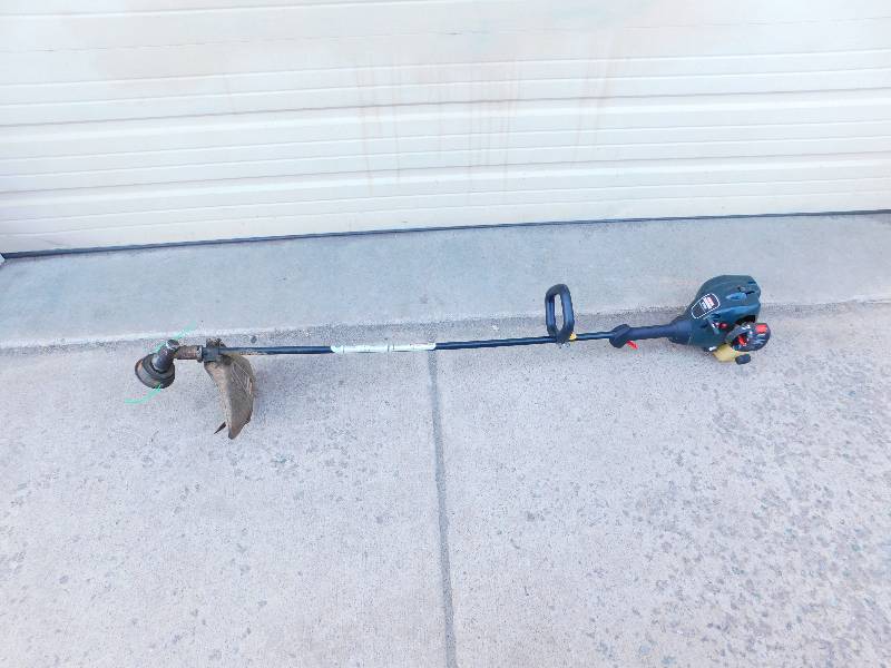 lot 19 image: Craftsman Weedwacker