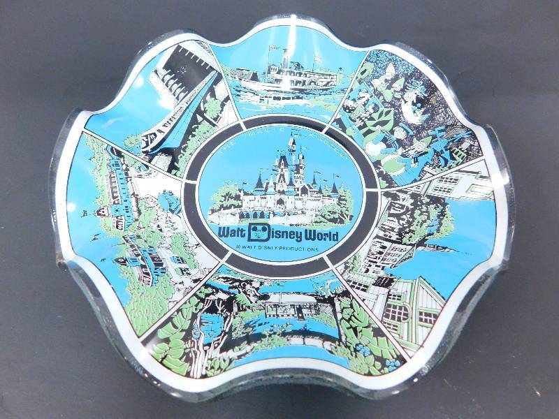 lot 29 image: Vintage Walt Disney Glass BowlPlate