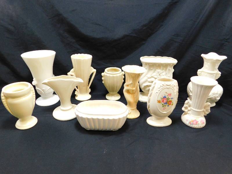 lot 39 image: Lot of White Ceramic Items