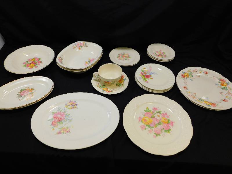 lot 43 image: Lot Of Vintage Dishes