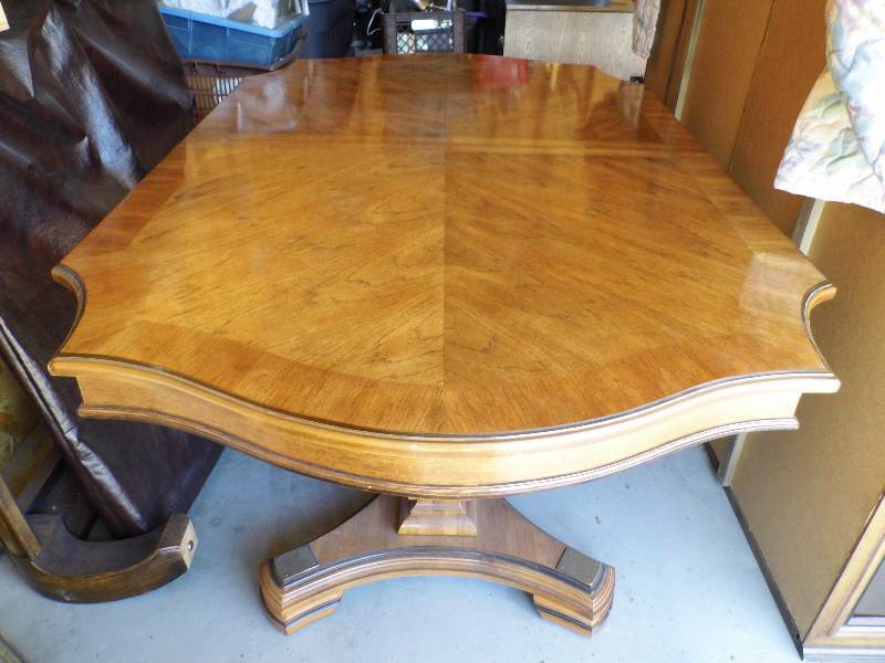 Dining Table & Chairs