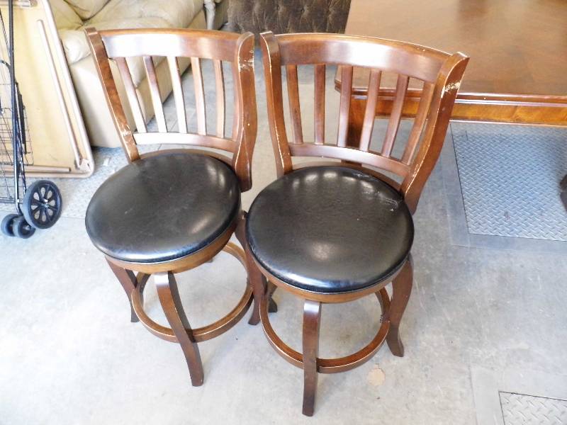 2 Bar Stools