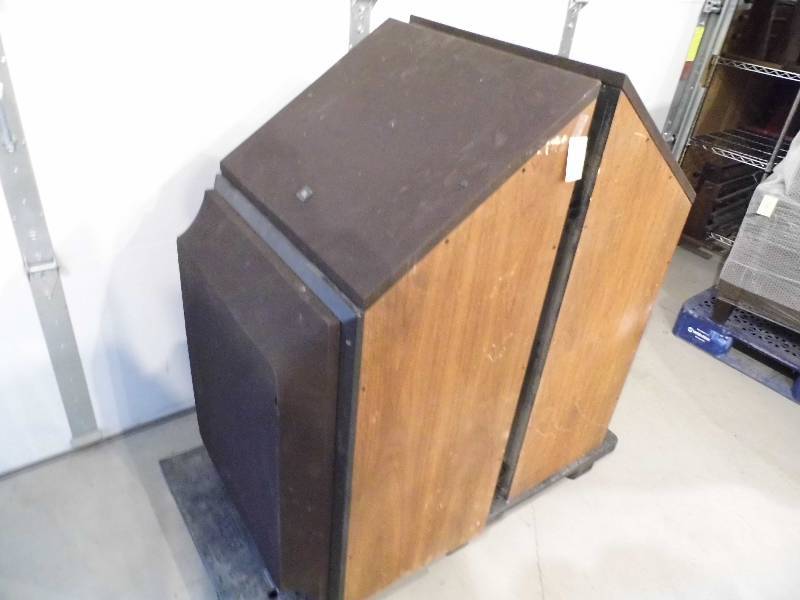 Pair of JBL Speakers