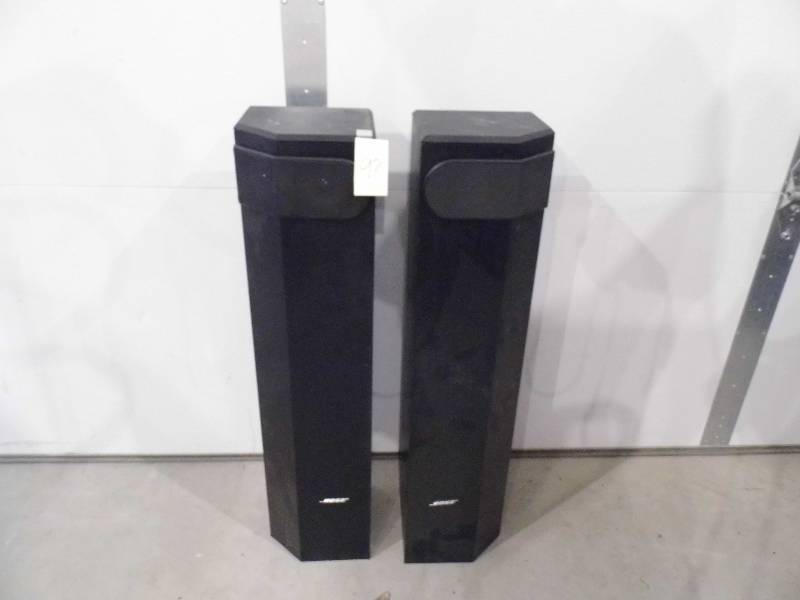 Pair of Bose Speakers