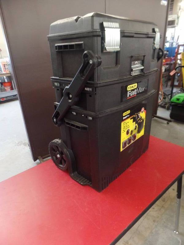ROLLING TOOL BOX