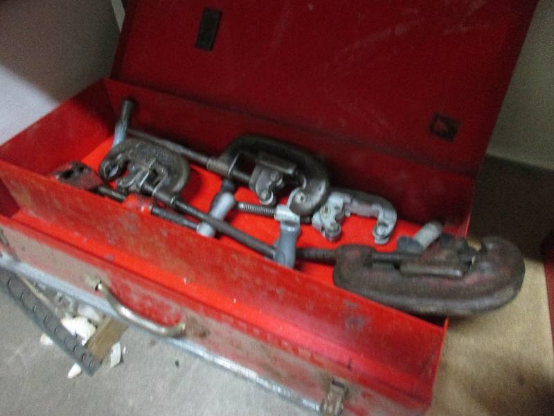 Pipe cutter