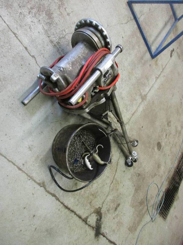 Pipe threader