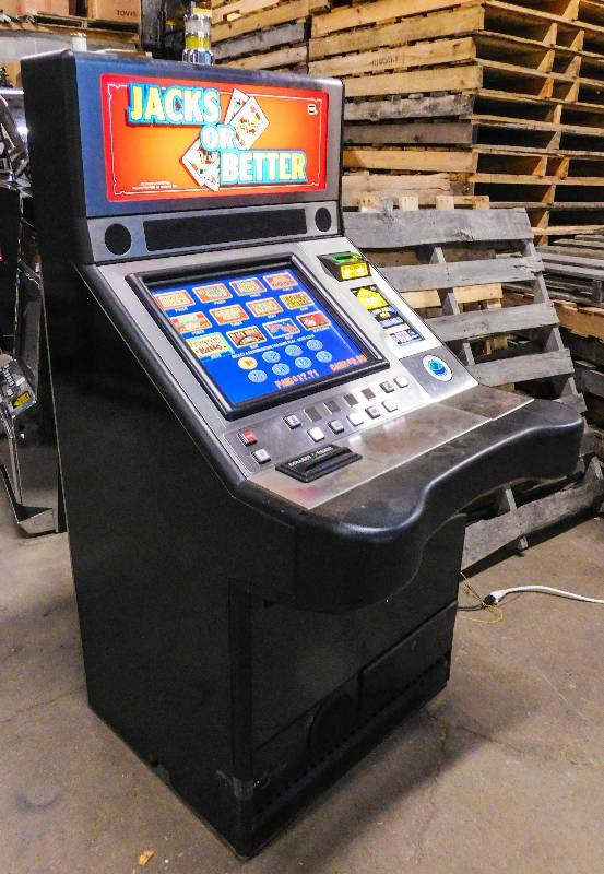 lot 1006 image: IGT GAME KING VIDEO POKER SLOT MACHINE