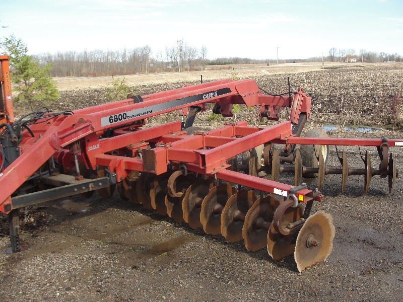 lot 1 image: CASE  20 Foot COMBO MULCHERRIPPER 6800