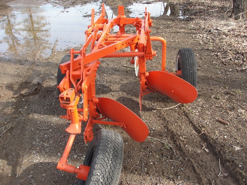 lot 13 image: ALLIS CHAMBER 2 BOTTOM PLOW