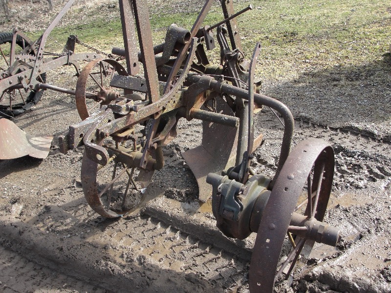 lot 17 image: JOHN DEERE 1 BOTTOM  PLOW