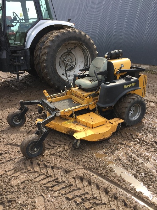 lot 5 image: HUSTLER SUPER Z DIESEL LAWNMOWER