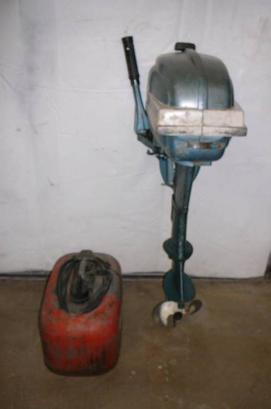 lot 6 image: 1957 Outboard Boat Motor & Gas Tank