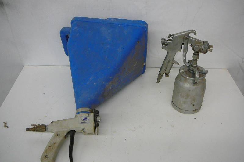 lot 15 image: Texture Gun & Paint Gun