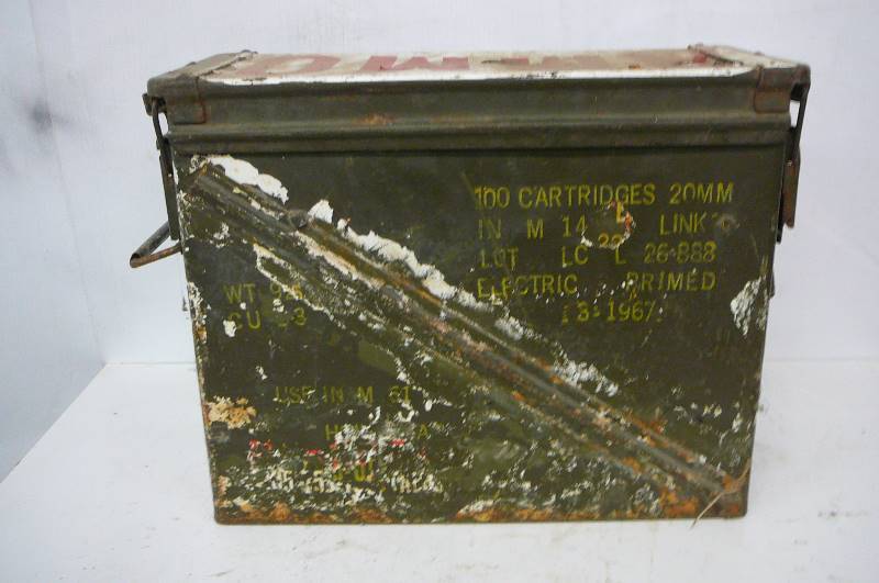 lot 26 image: Large Ammo Box