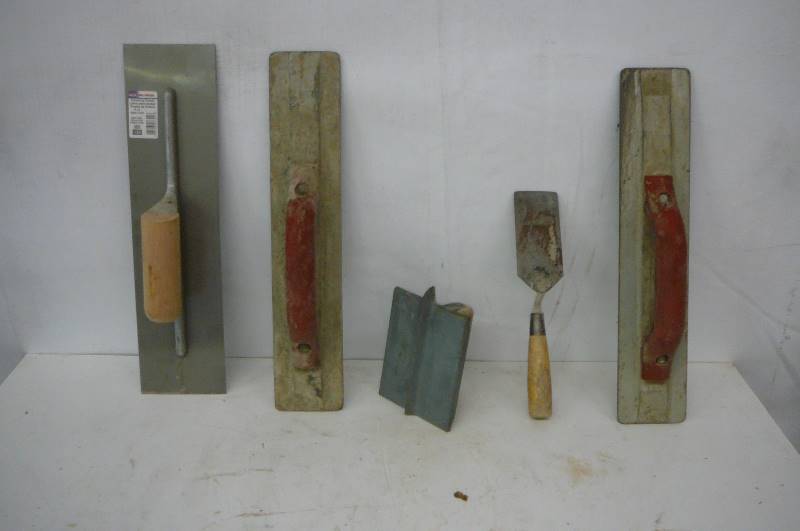 lot 32 image: Cement Tools