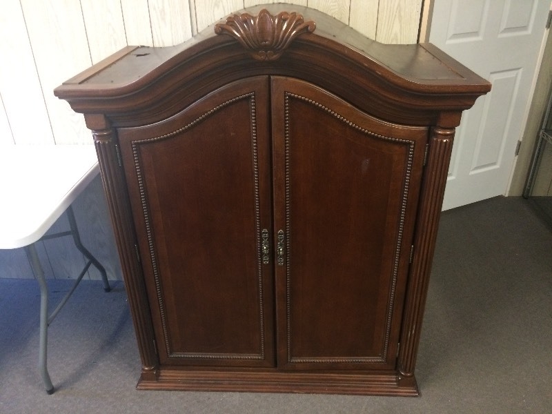 lot 18 image: Cameo Classics Armoire Top