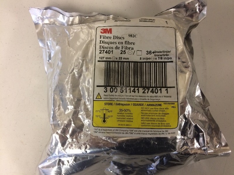 lot 23 image: 25 New 3M Fibre Discs 36 Grit