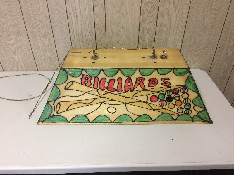 lot 37 image: Billiards Light