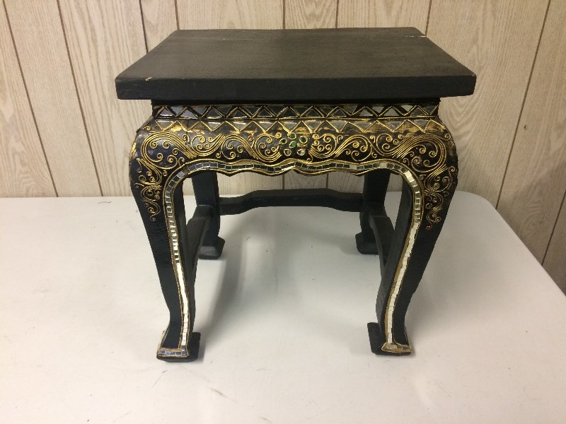 lot 41 image: Stool - Black with Mirrors