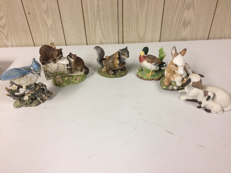 lot 60 image: HOMCO Masterpiece Porcelain Figurines