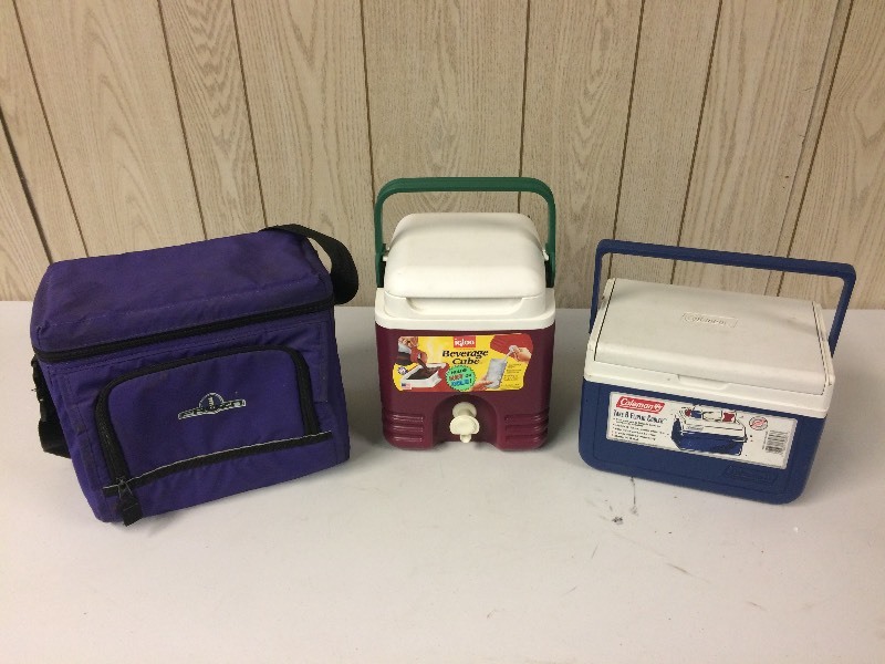 lot 78 image: Three Coolers