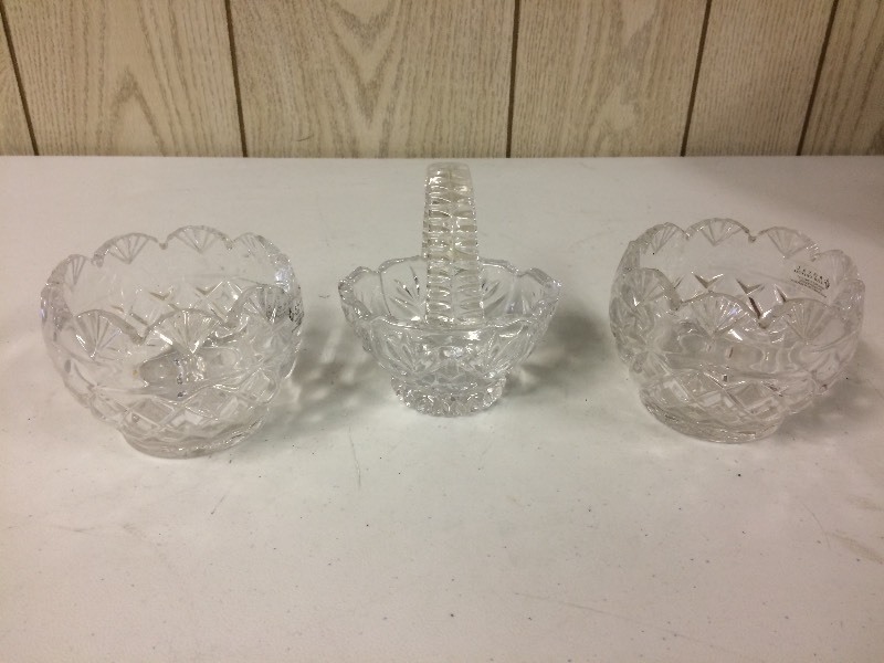 lot 84 image: Lead Crystal Votives & Princess House Basket