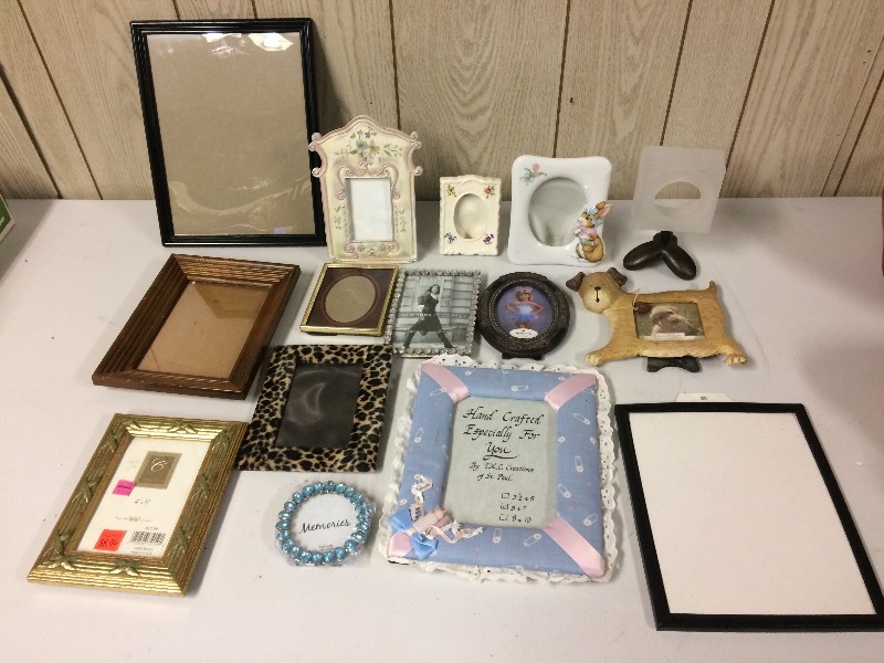 lot 86 image: Assorted Picture Frames