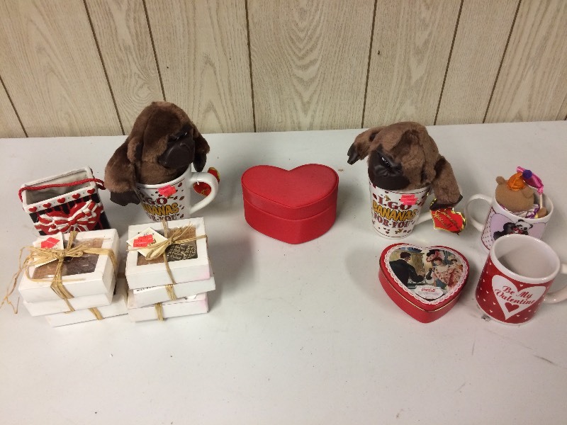 lot 93 image: Valentines Day Lot