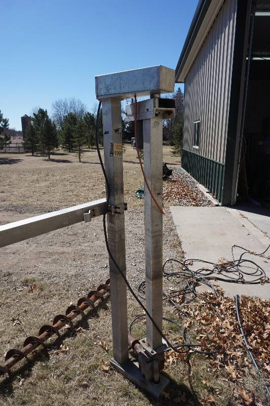 lot 1 image: Electric 20 Lake Shore Weed Roller With TimerControl Box