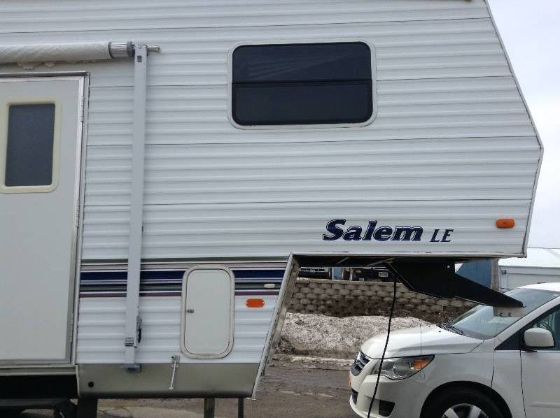 2004 Salem LE 5th Wheel Camper Next Bid Will Meet Reserve