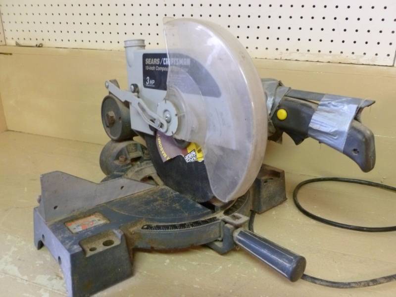lot 6 image: Craftsman Miter Saw