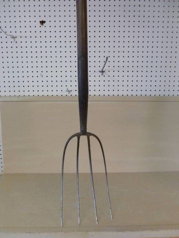 lot 11 image: Vintage Hay Fork