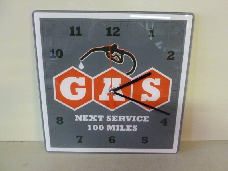 lot 16 image: Glass Clock