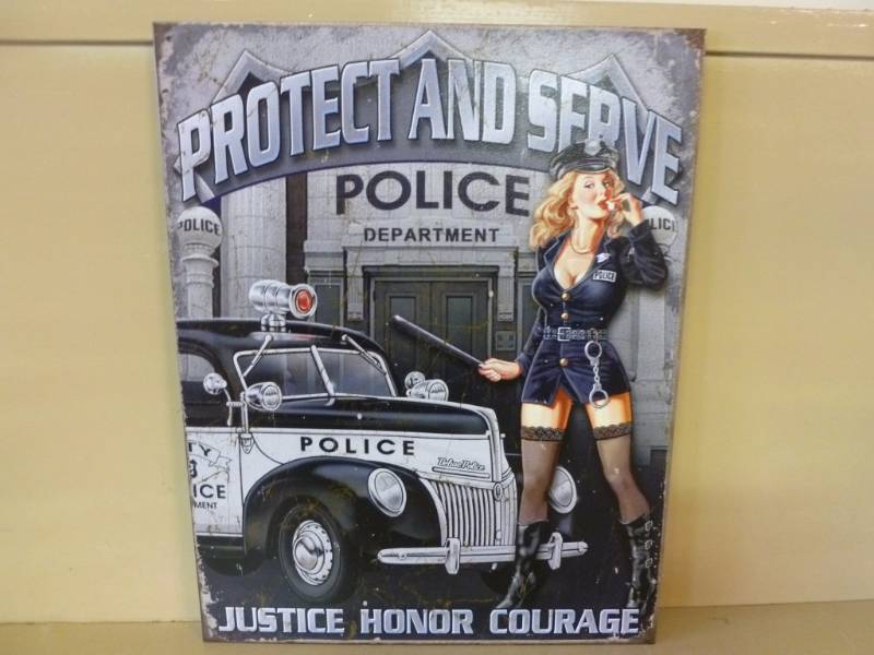 lot 18 image: Sign