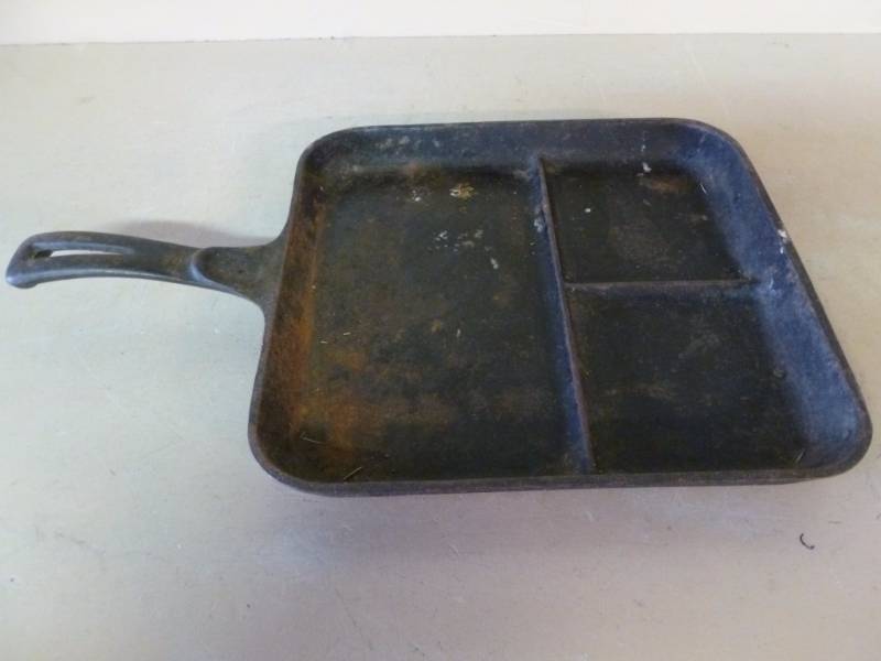 lot 28 image: Vintage Wagner Ware