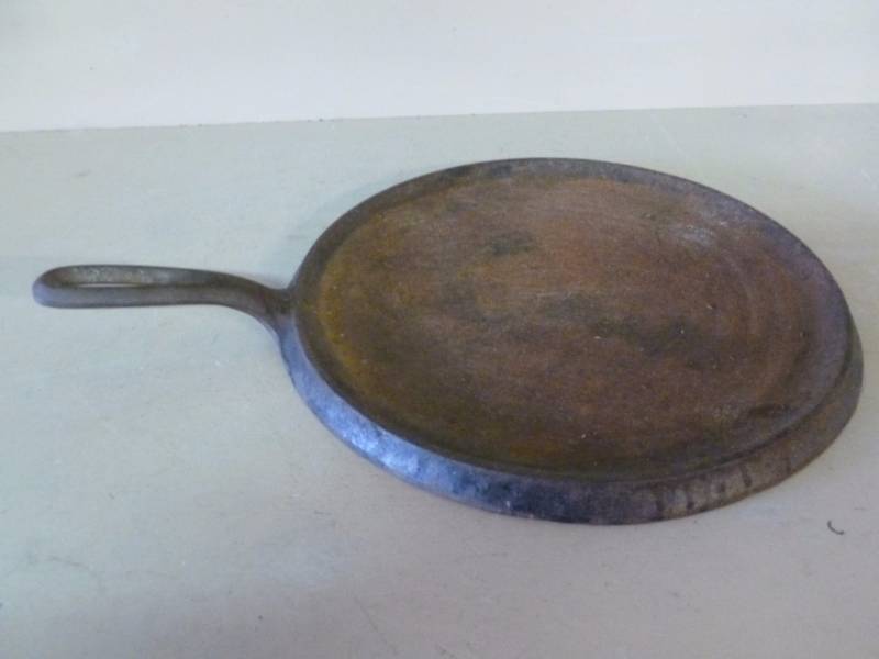 lot 29 image: Cast Iron Pan