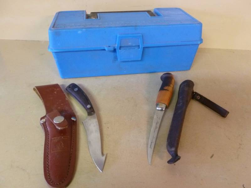lot 35 image: Hunting Knife